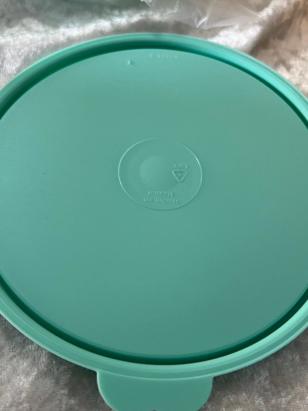 Tupperware Teal Round Food Storage Containers with Lids - Set of 4